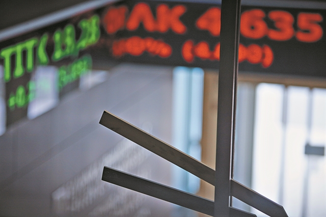 Πωλητές οι ξένοι και αγοραστές οι Ελληνες τον Ιούνιο στο ΧΑ