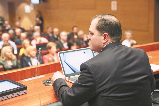 Πώς θα ξεκλειδώσουν οι δεσμευμένοι τραπεζικοί λογαριασμοί