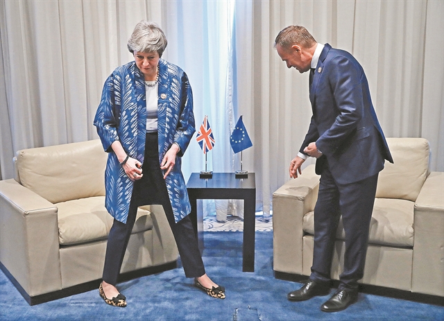 Η Μέι έδωσε αναβολή άλλες 13 μέρες