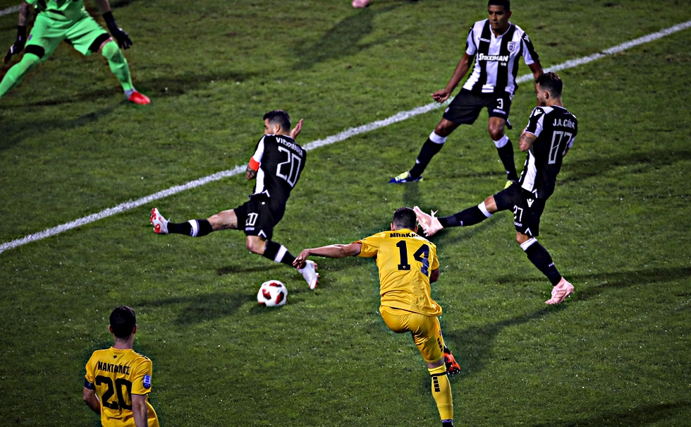 Συντριπτική η παράδοση υπέρ της Ένωσης