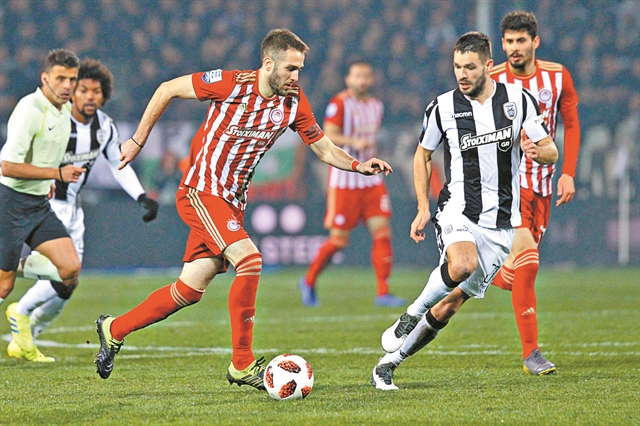 Περιμένοντας τον αρχηγό