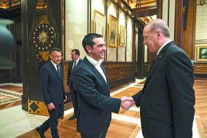 Το παζάρι Τσίπρα: Ψάχνει διέξοδο με νέο «Ελσίνκι» από τον κλοιό της Αγκυρας