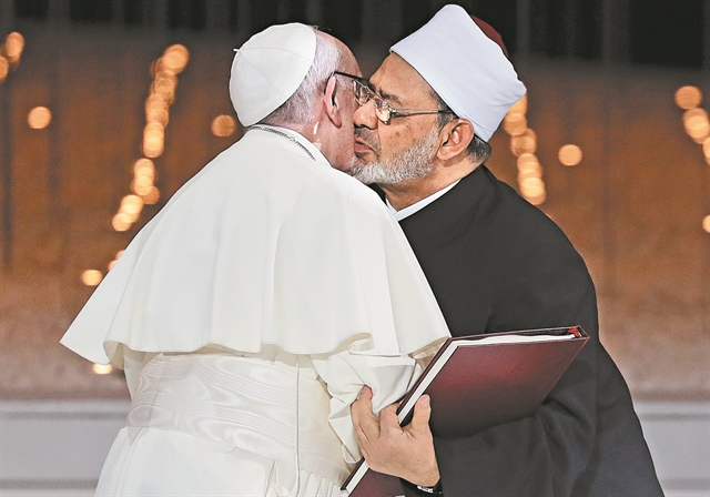 «Ναι, καθολικοί ιερείς βίαζαν καλόγριες»