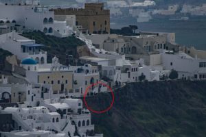 Σαντορίνη : Κατάρρευση στο κεντρικό μονοπάτι στο Φηροστεφάνι