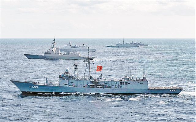 Μπαράζ παραβιάσεων στο Αιγαίο