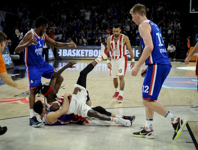 Euroleague: Πνίγηκαν στο Βόσπορο οι ελπίδες του Ολυμπιακού για 4αδα