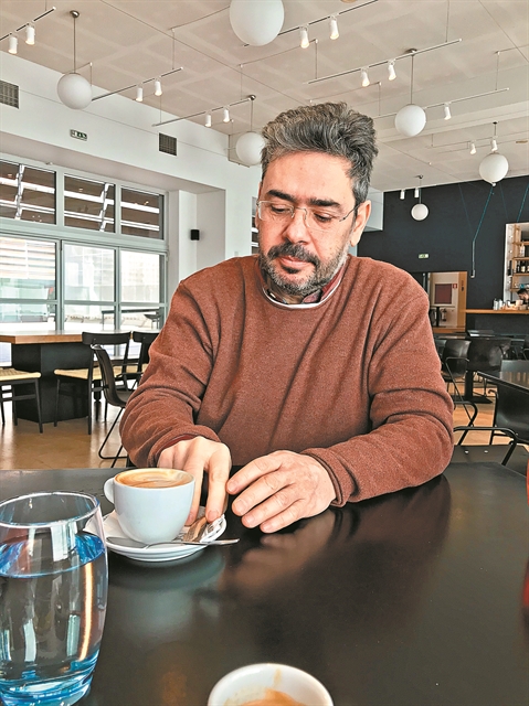 «Με πλησιάζουν πολλοί που δεν διαβάζουν κόμικς»