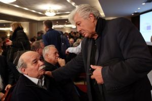 ΝΔ κατά Βούτση: Διαμεσολαβητής ανάμεσα στους εκβιαζόμενους εταίρους