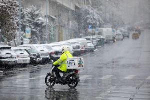 Καταγγελία για νέα επίθεση σε διανομέα φαγητού από εργοδότη