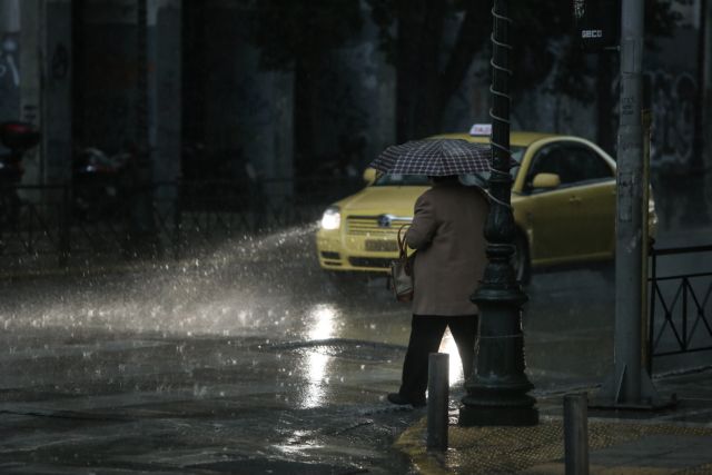 Σαρώνει η κακοκαιρία: Με ισχυρές καταιγίδες και σκόνη η Τετάρτη