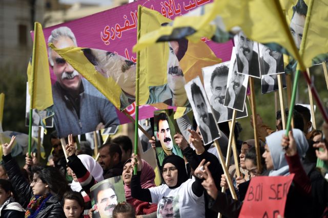 Γαλλία: Στους δρόμους χιλιάδες Κούρδοι – Ζητούν την απελευθέρωση του Οτσαλάν