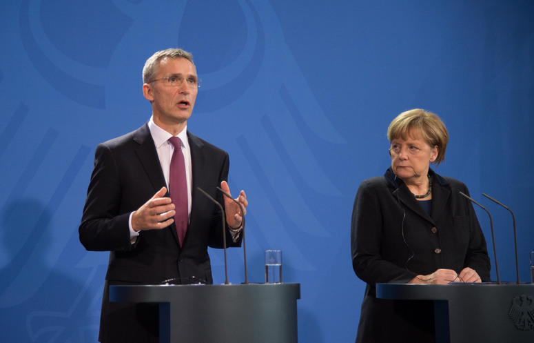 Στόλτενμπεργκ και Μέρκελ ζητούν διάλογο με τη Ρωσία για τη συνθήκη INF