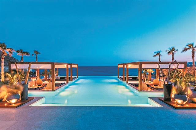 Από τον Θερβάντες στη Μύκονο