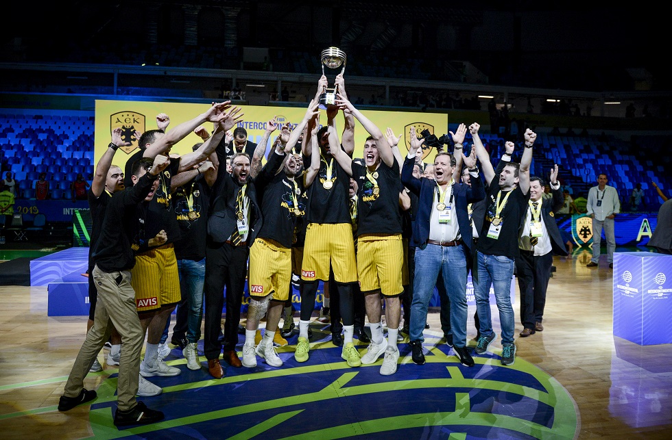 «Όλοι στο αεροδρόμιο για την υποδοχή της παγκόσμιας ΑΕΚ»