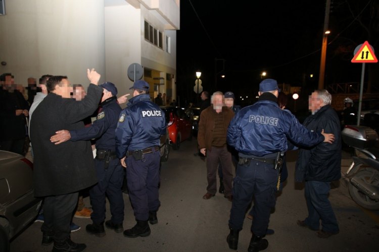 Υποδοχή με ύβρεις επεφύλαξαν σε Τζανακόπουλο, Δανέλλη στην Κρήτη