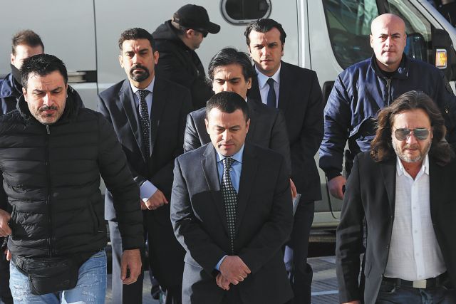Η Αγκυρα επικήρυξε τους οκτώ Τούρκους αξιωματικούς