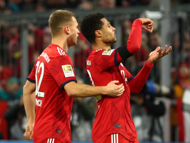 Η Μπάγερν νίκησε τη Σάλκε και μείωσε τη διαφορά από τη Ντόρτμουντ