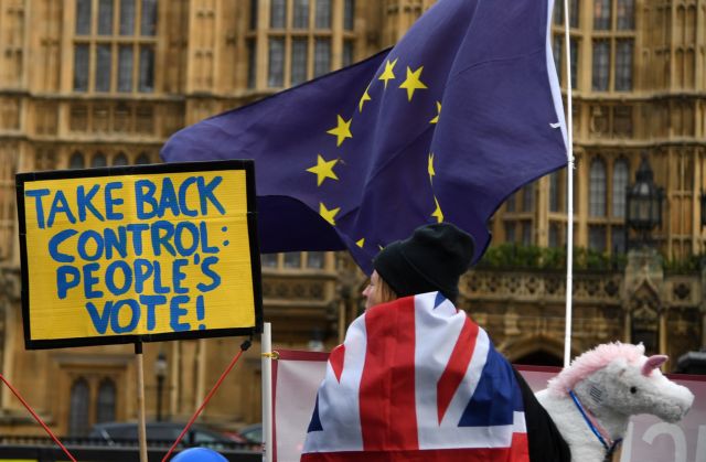 Brexit: Τρεις τροπολογίες στο τραπέζι της Βουλής των Κοινοτήτων
