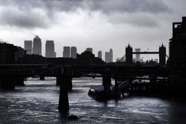 Οι βρετανικές εξαγωγές κινδυνεύουν να εγκλωβιστούν στα μεγάλα λιμάνια ανά τον κόσμο