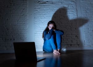 ΗΠΑ: Ενας στους δύο θύματα cyberbullying