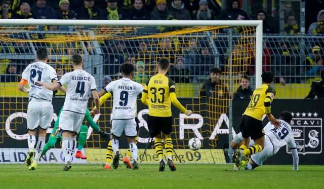 Ματσάρα με ισοπαλία στη Βεστφαλία, ήττα σοκ της Γκλάντμπαχ