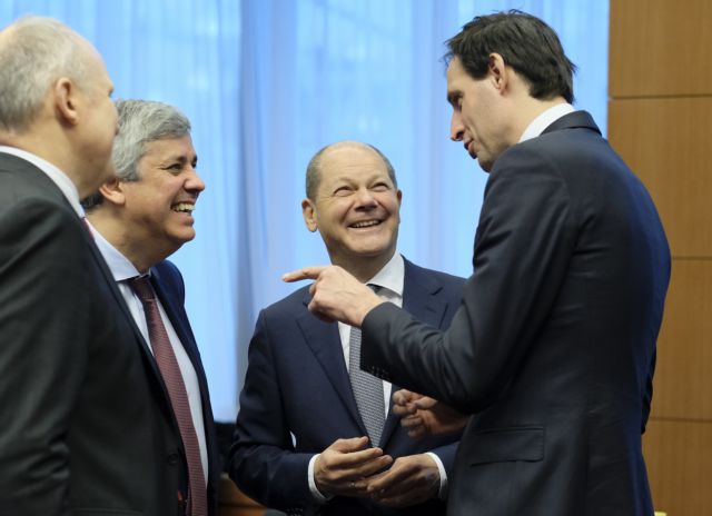 Την οικονομική επιβράδυνση και τον προϋπολογισμό της Ευρωζώνης συζητά το Eurogroup