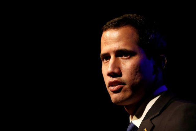 Υπέρ της ανθρωπιστικής βοήθειας ο Γκουαϊδο – «Κοντάρει» το Μαδούρο