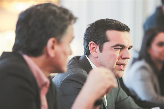 Νέα στοιχήματα μετά την υποχώρηση Τσίπρα