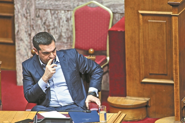 Καμία συγγνώμη, μόνο παροχές και επιθέσεις