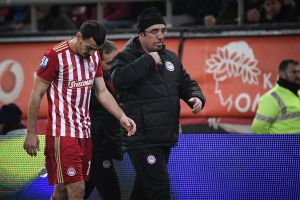 Ρήξη χιαστού ο Λάζαρος