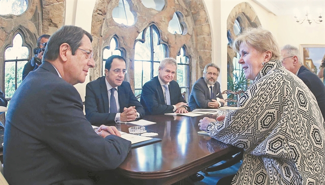 Μέσα στην ομίχλη προσπαθούν να ξανανοίξουν το Κυπριακό