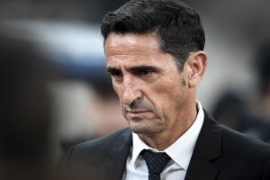 AEΚ: Το ψάχνει στο κέντρο ο Χιμένεθ