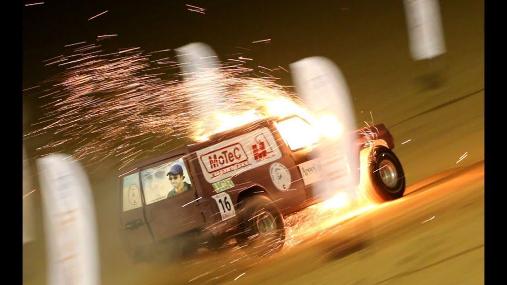 Αγώνες dragster σε αμμόλοφους των Εμιράτων μέχρι να πάρουν φωτιά οι κινητήρες