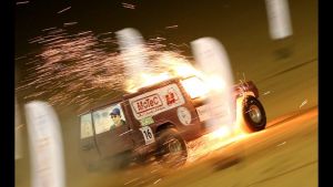 Αγώνες dragster σε αμμόλοφους των Εμιράτων μέχρι να πάρουν φωτιά οι κινητήρες