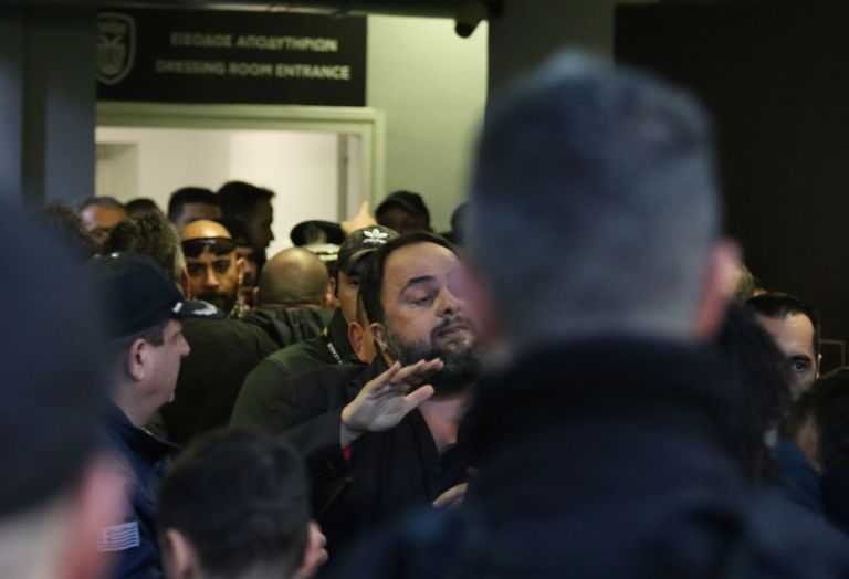 Προπηλακισμοί και «συνωστισμός» στην άφιξη του Ολυμπιακού