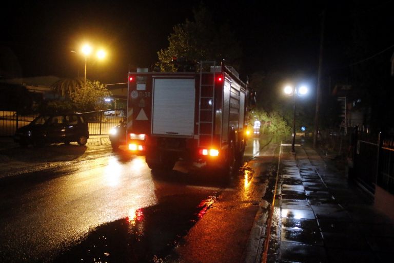 Τραυματισμός ατόμου από πυρκαγιά σε κατοικία της Καλλιθέας | tanea.gr