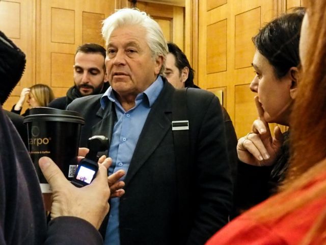 Θεσμικές ακροβασίες μπροστά στις απειλές Καμμένου