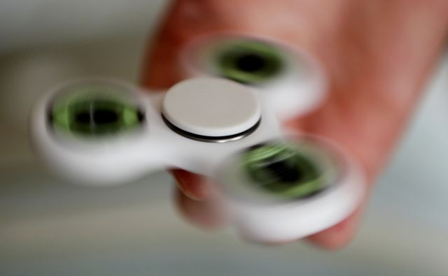 Δάχτυλο μαθητή σφηνώθηκε στο δημοφιλές παιχνίδι fidget spinner