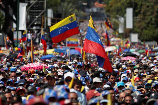 Το Παρίσι θα αναγνωρίσει τον Γκουαϊάδο αν δεν ανακοινώσει εκλογές ο Μαδούρο