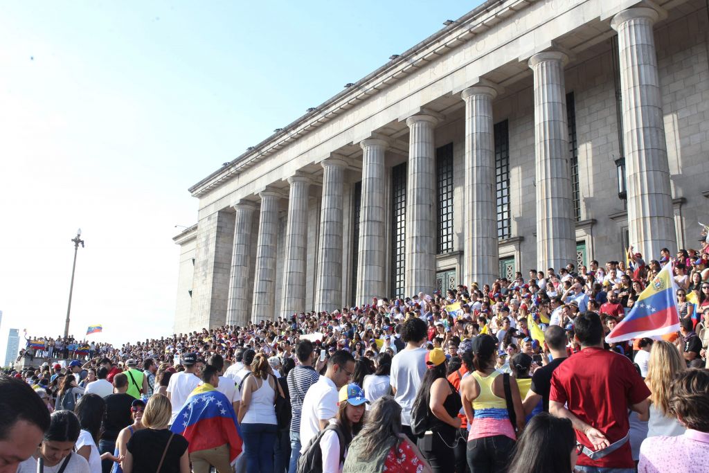 Αγκυρα : Οσοι υποστηρίζουν τον Γκουαϊδό πυροδοτούν την κρίση στο Καράκας