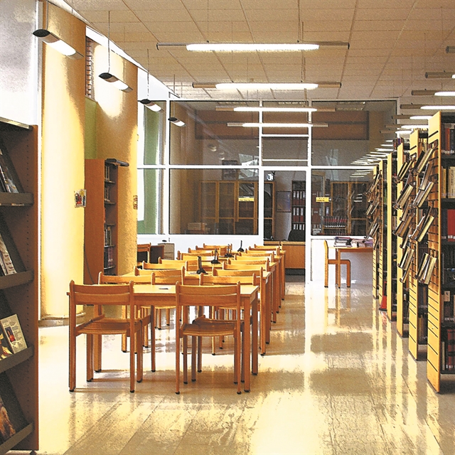 Δημοτική Βιβλιοθήκη Ηρακλείου (Κουντουριώτου 18Α και Νεότητος)