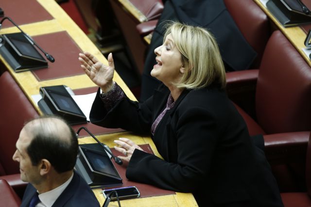 Καβγάς Βούλτεψη, Παπακώστα, Βάκη για τους «δηλωσίες» βουλευτές