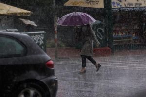 Συννεφιασμένη Κυριακή και νέο κύμα κακοκαιρίας από τη Δευτέρα
