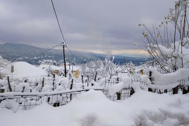 Πολική χιονοκαταιγίδα : Ριπές ανέμων 100 χλμ και θερμοκρασίες στο μηδέν