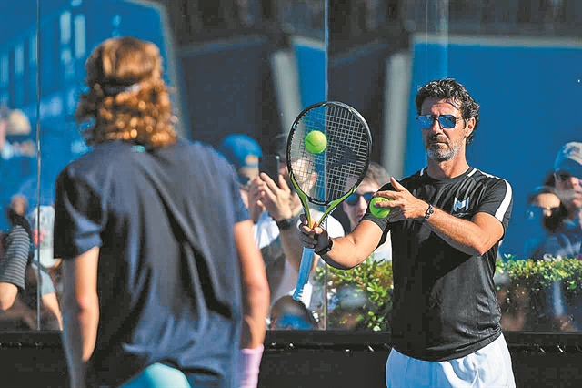 «Ο Στέφανος δεν έχει ταβάνι»!