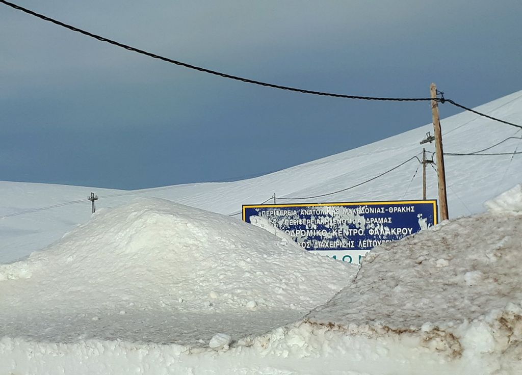 Κλειστό το χιονοδρομικό κέντρο Φαλακρού – Το χιόνι ξεπερνά τα οκτώ μέτρα