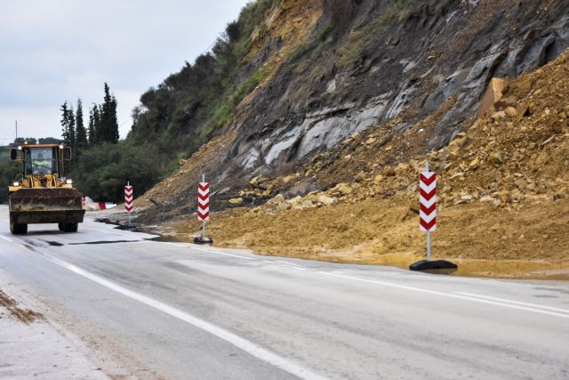 Κρήτη: «Θύμα» της κακοκαιρίας ο Επιπρομαχώνας – Κατέρρευσε τμήμα