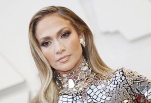 Η εντυπωσιακή εμφάνιση της Τζένιφερ Λόπεζ στα Όσκαρ