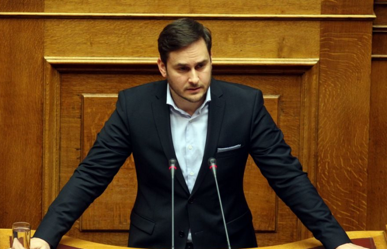 Μ.Γεωργιάδης: Να παραδώσει την έδρα της η κ. Μεγαλοοικονόμου