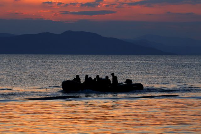 Λέσβος: Διάσωση 51 προσφύγων μετά την ανατροπή βάρκας